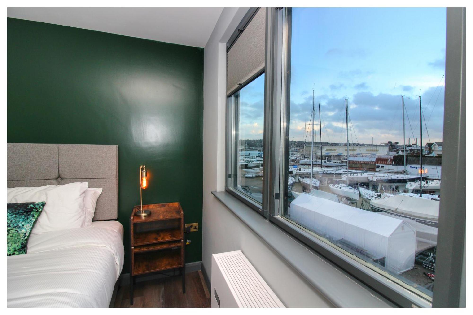 Pinnacle Suites Hotel Cowes  Kültér fotó